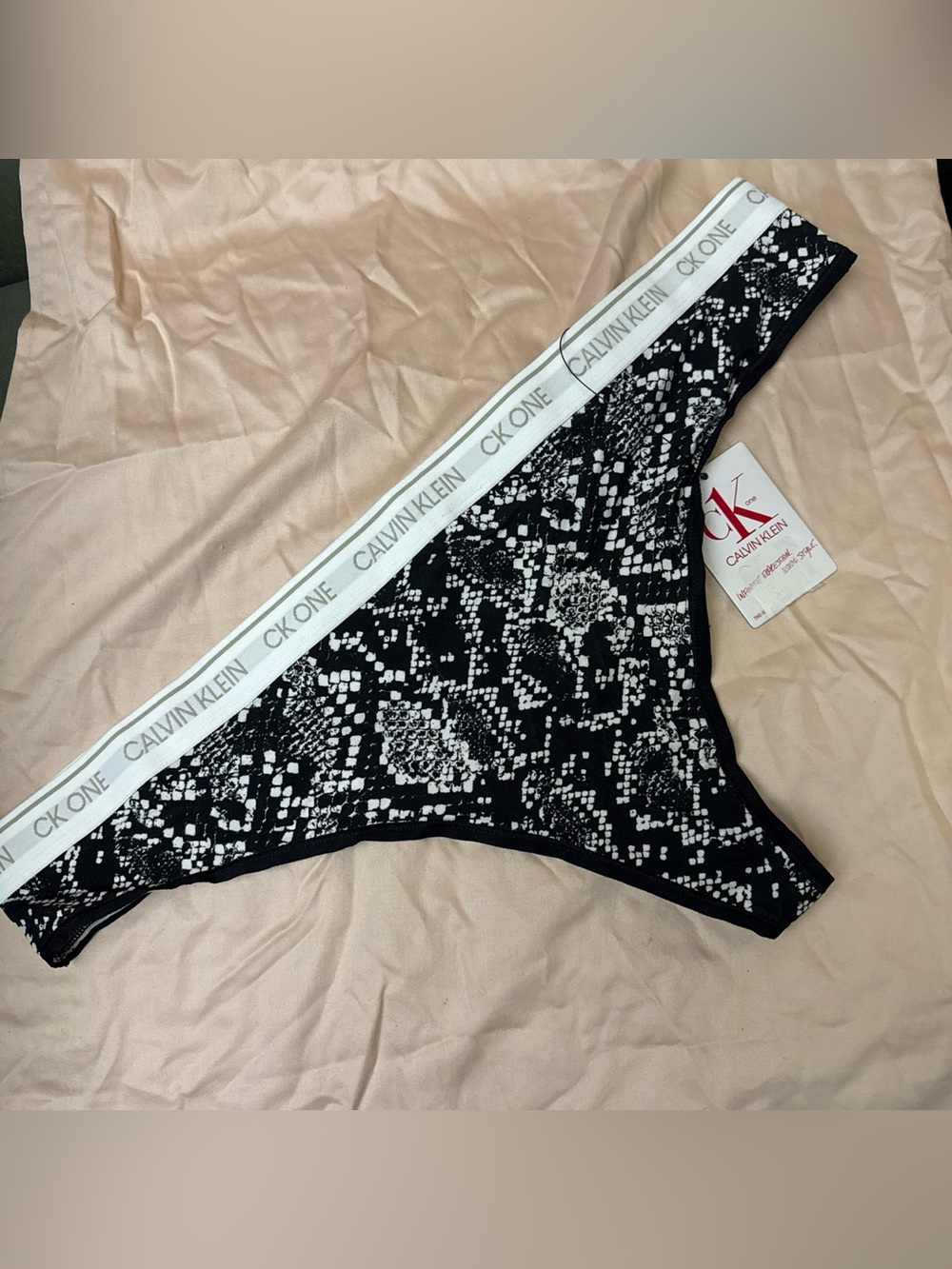 NWT Calvin Klein Rattlesnake Print Thong